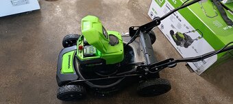 GREENWORKS GD40LM46SP + 2x baterie, nabíječka, náhradní nůž - 4