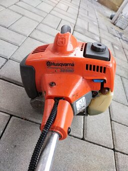 MOTOROVÝ VYŽÍNAČ HUSQVARNA - 4