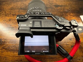 Sony A6400 + 18–135mm OSS + příslušenství - 4