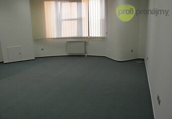 Pronájem kanceláře 161 m² - 4