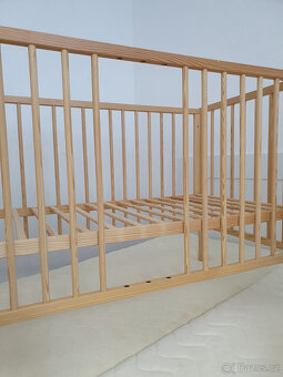 Dětská postýlka + matrace + mantinel - 4