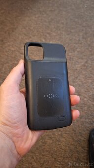 Powerbanka a obal v jednom iPhone 11 - 4
