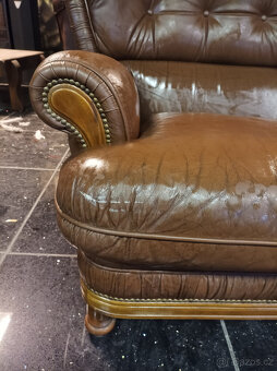 Prodám sedačku dvoused,masivní dub a kvalitní pravá kůže. - 4