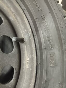 205/55r16 94V zimní 5x112 r16  střed. díra 57,1. Škoda, VW. - 4