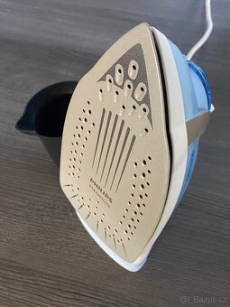 Napařovací žehlička Philips GC3320 - 4