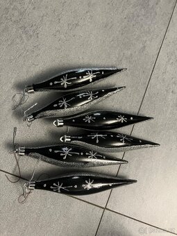 Vánoční ozdoby v krabici - 4