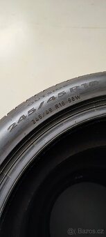 245/45/18 Pirelli Centurato, DOT 1222, 7.0mm-6.7mm - 4