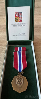 Hasičská hasič medaile za věrnost ČR s dekretem - 4
