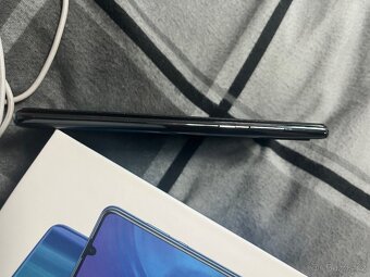 Prodám Honor 20 E - 4