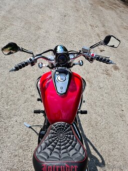 Suzuki Intruder M800 - 4