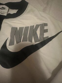 Nike mikina, černobílá – vel. XS, ale sedí spíš na L - 4