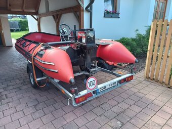 Nafukovací člun s motorem - 4