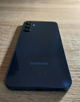Samsung Galaxy A15 4G + Motorola Moto G04 - 4
