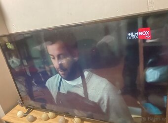 55palcová UHD Smart LED TV - 4