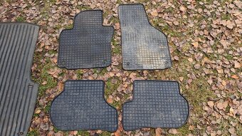 Octavia 2 kombi - koberečky,vana - 4