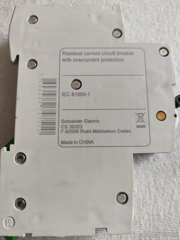 Jistič Schneider 30mA - 4kusy (cena za kus 500kc) - 4