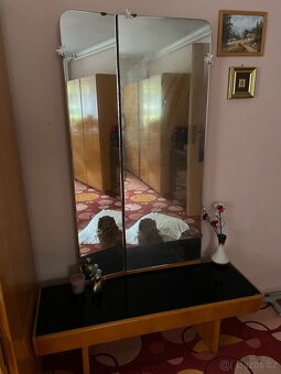 Skříně a toaleta - 4