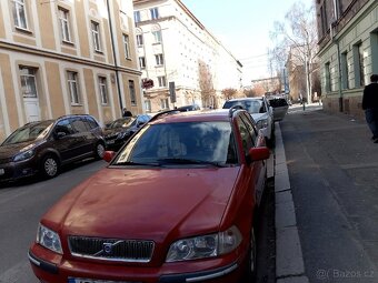 Prodám auto VOLVO V40 - 4
