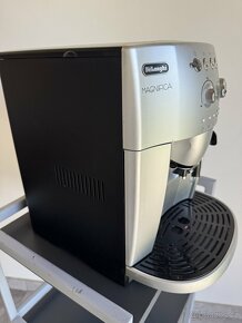 Plnoautomatický kávovar DeLonghi Magnifica - 4