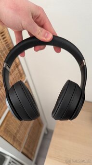 Beats Solo 4 černá - 4