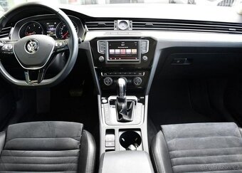 Volkswagen Passat 2,0TDi DSG ELEGANCE ČR - 4