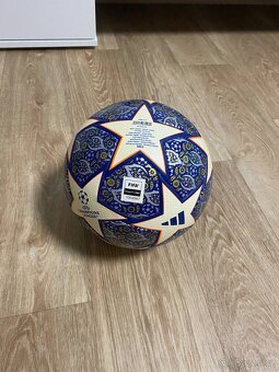 Fotbalový míč Adidas UCL Istanbul Pro - 4