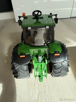 Bruder Traktor John Deere - 4