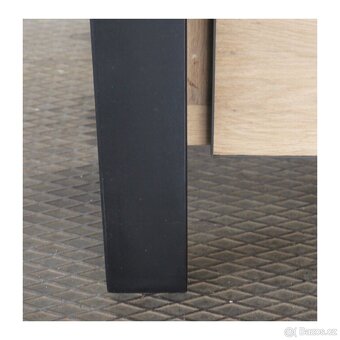 Masivní komoda 140×140 cm - Livingstone - 4