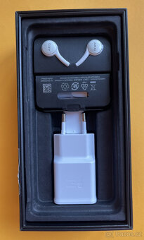 Prodám SAMSUNG Galaxy S10 128GB bílá - 4