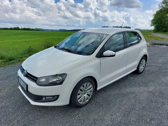 Prodám VW polo 5 s benzinovým motorem 1,4 a výkonem 63kW - 4