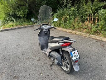Skútr Aprilia Sportcity 200 - 4