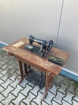 Starožitný šicí stroj Minerva - 4