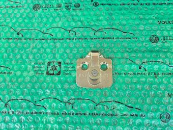 západka zámku zadních dveří Škoda Felicia Pick Up 6U0837034C - 4