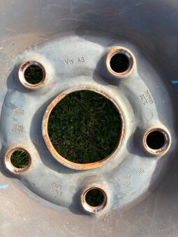 VW kola 6J15H2 ET47 s pneu 195 65 R15 - 4