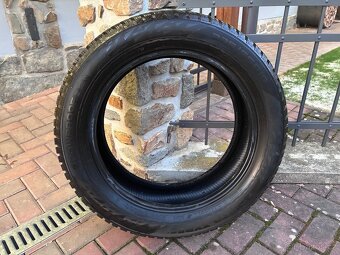 Prodám zimní pneu Nokian - 4