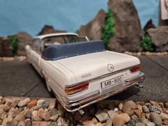 Prodám model 1:18 Mercedes Benz 600 Pullman - 4