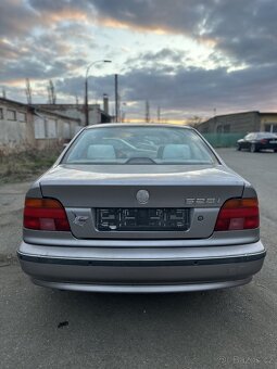 BMW E39 bez motoru - 4