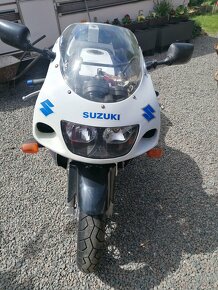 Moto Honda a Suzuki - 4
