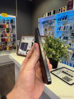 iPhone 15 Pro 256Gb Černý E-SIM - 4