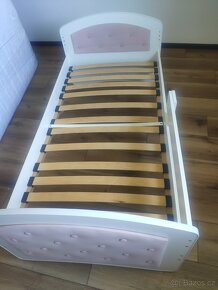 Postel ruzovy polstr + matrace - 4