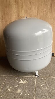 Expanzní nádoba Reflex NG 80l - 4