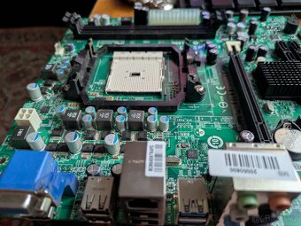 Základní PC set – deska FM1 + AMD A8 + 2 x 2GB DDR3 - 4