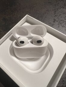 Apple AirPods3 with Lightning Charging Case - 4