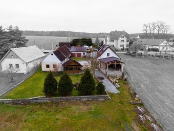 Prodej venkovského stavení s uzavřeným dvorem a rozlehlým po - 4