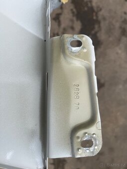 Fabia 3 III pravý blatník Kapota LF9E 9P9P 2020 - 4