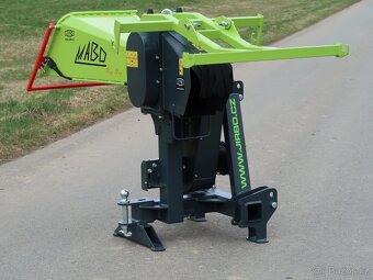 Štěpkovač špalíkovač za traktor s řemenovým převodem - 4