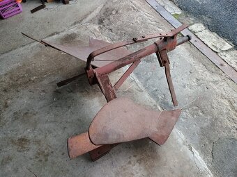 Oboustranný pluh - 4