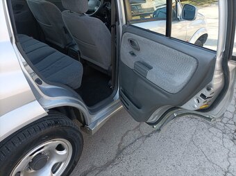 Suzuki Grand Vitara 2.0 td4x4 - 4