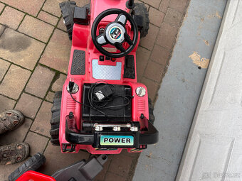 Dětský elektrický traktor s přívěsem - 4