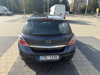 OPEL ASTRA H 1,6 16V 85kW rok 2011 - 1.majitel - 31000km - 4